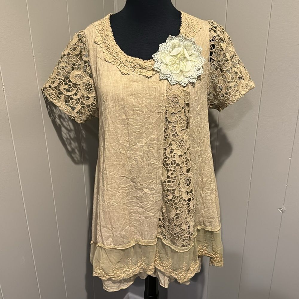 Simply Couture khaki crinkle lace short sleeve & trim embroidered mesh hem top
